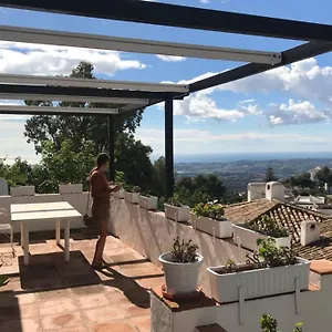 https://stunning-house-with-private-pool-and-amazing-views.1costadelsol.com